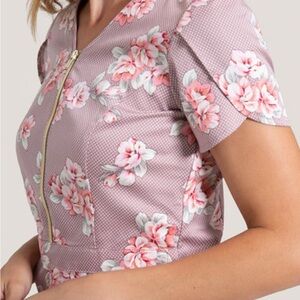 Jaanuu tulip scrub top